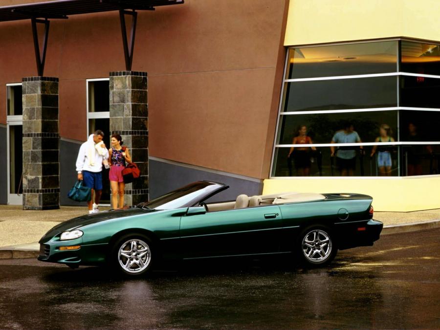  Chevrolet Camaro Z28 Convertible 1998 года  (фото 3 из 12)